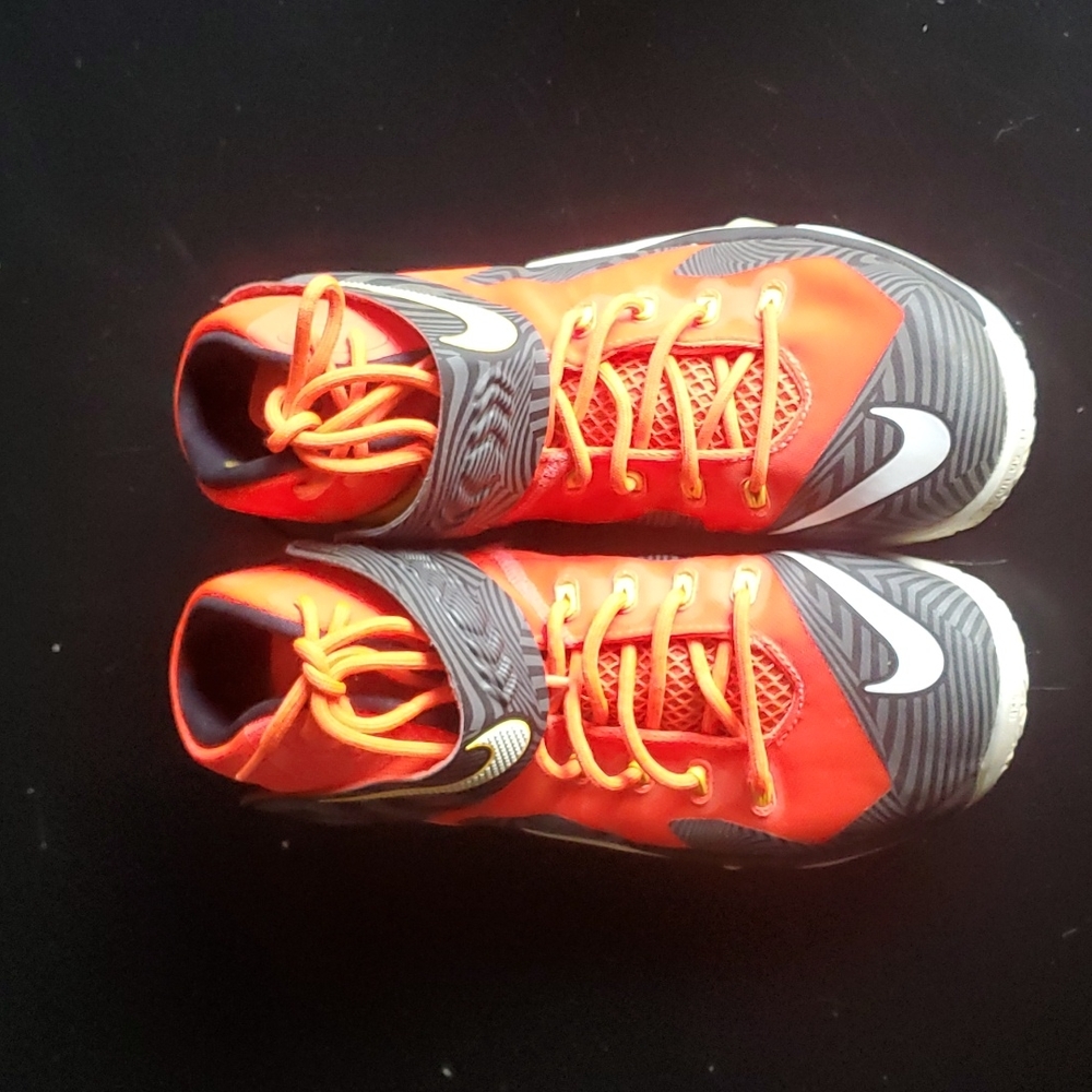 Nike LeBron Zoom Soldier 8 Sneaker Size 10 Mens